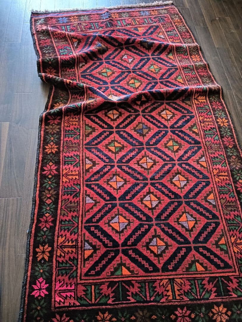 専用です。5.5kg 上質ウールのタイマ二族のトライバルラグ　バルーチ