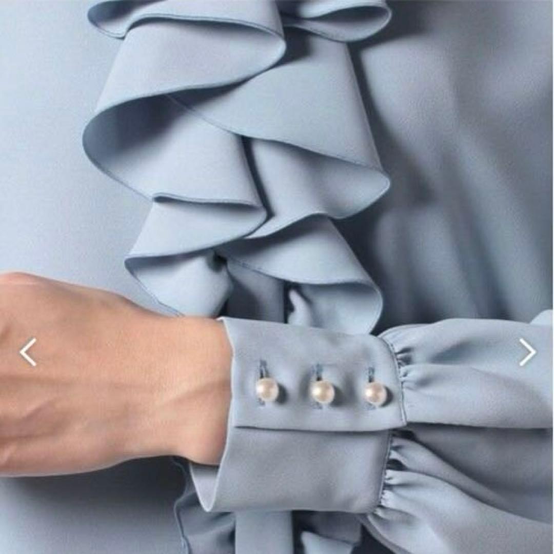 新品✨ルル ウィルビー　バックサテンジョーゼット　フリルブラウス　パールボタン