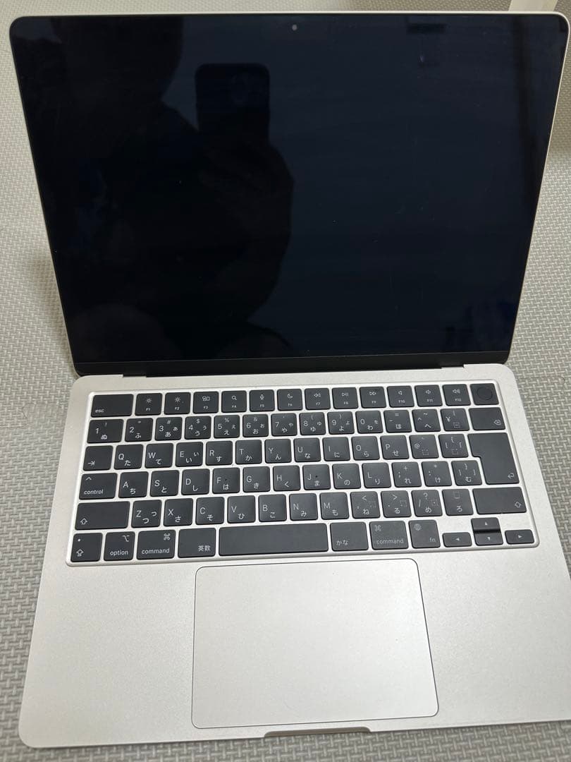 MacBook Air (M2,2022年) 本体　8GB/256GB シルバー