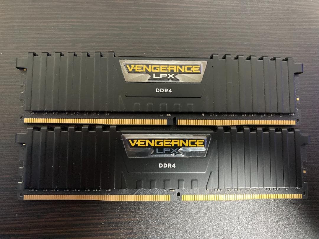 メモリー Corsair Vengeance LPX DDR4 16GB (2x8GB)
