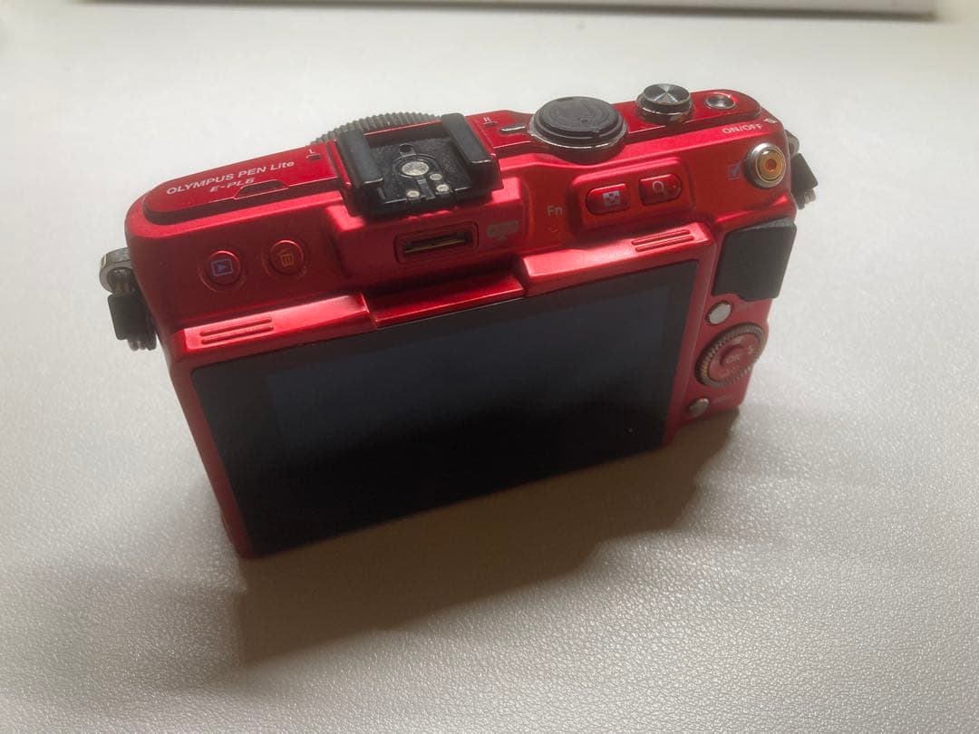 オリンパス PEN E-PL6 レンズキット