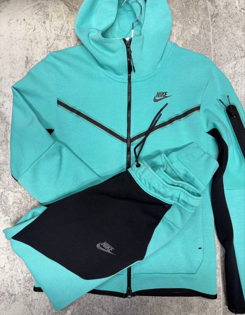 Nike テックフリース　上下セット　Ｓ　セントラルシー着用モデル