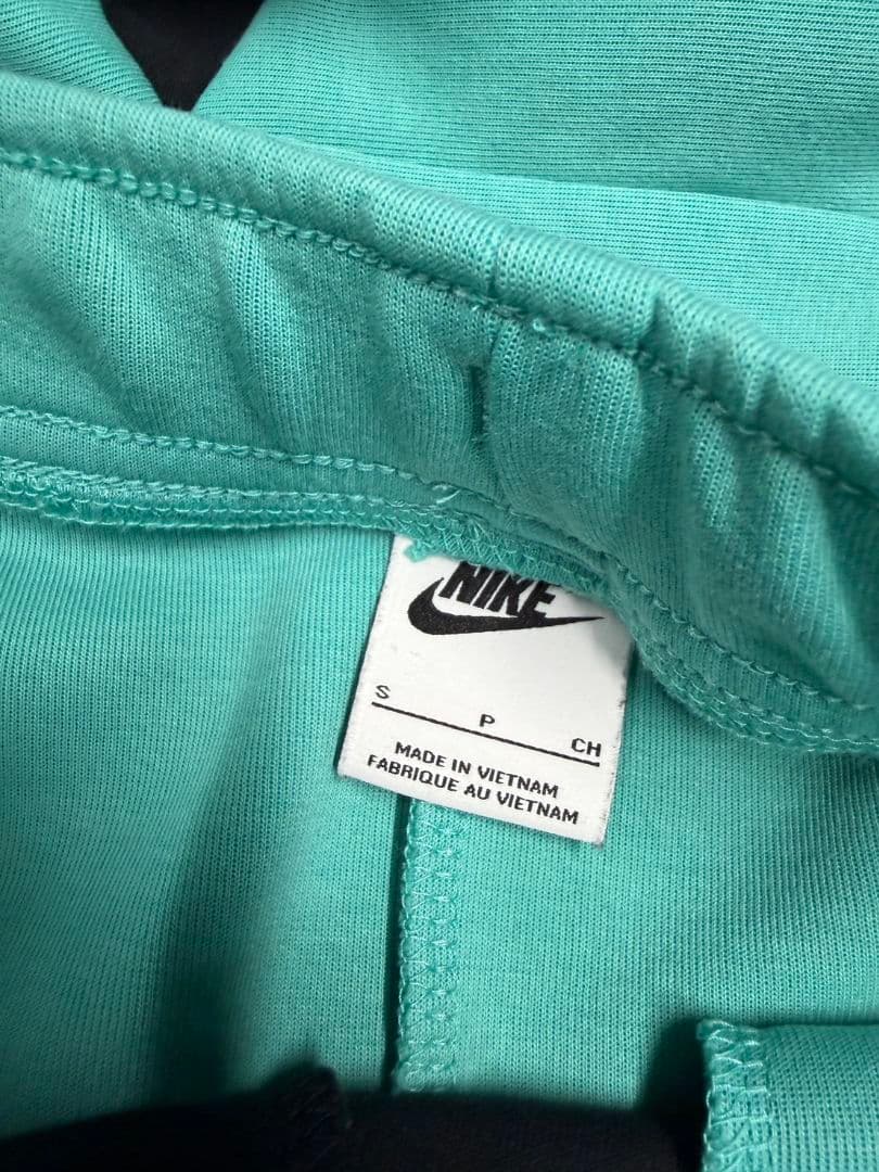 Nike テックフリース　上下セット　Ｓ　セントラルシー着用モデル