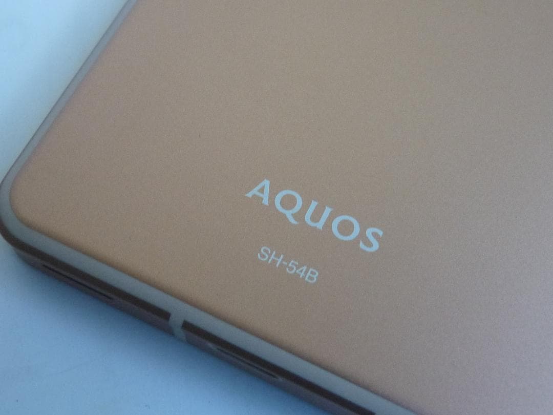 美品　NTTドコモ AQUOS Sense 6 SH-54B ライトカッパー