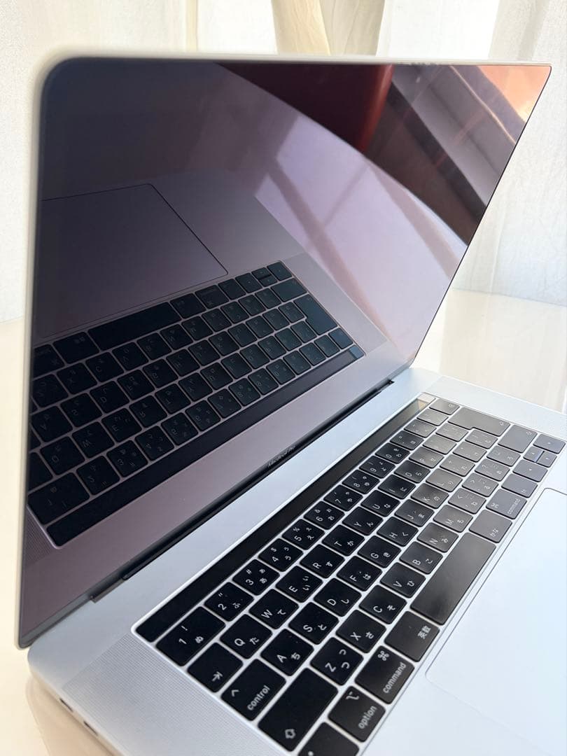 MacBook本体 Macbook pro 2019 15inch 16GB 2.4GHz 9i