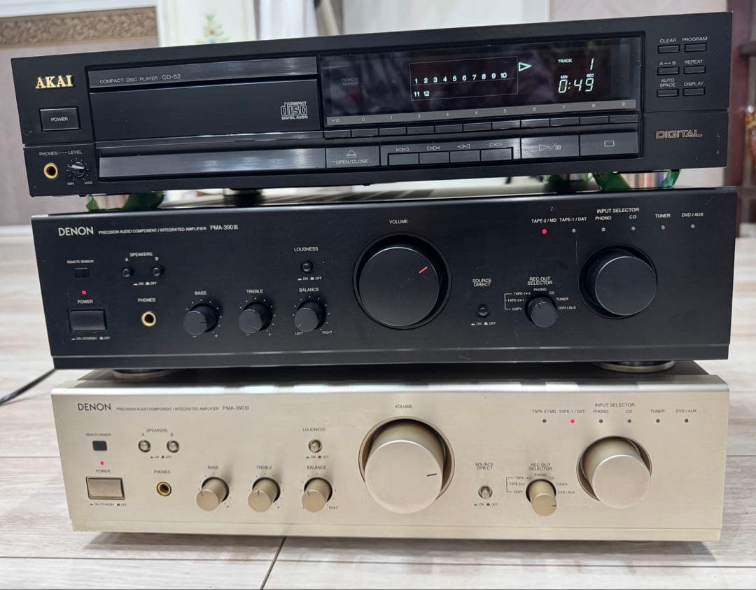 アンプ2台 Denon PMA-390lll と AKAI CD-52