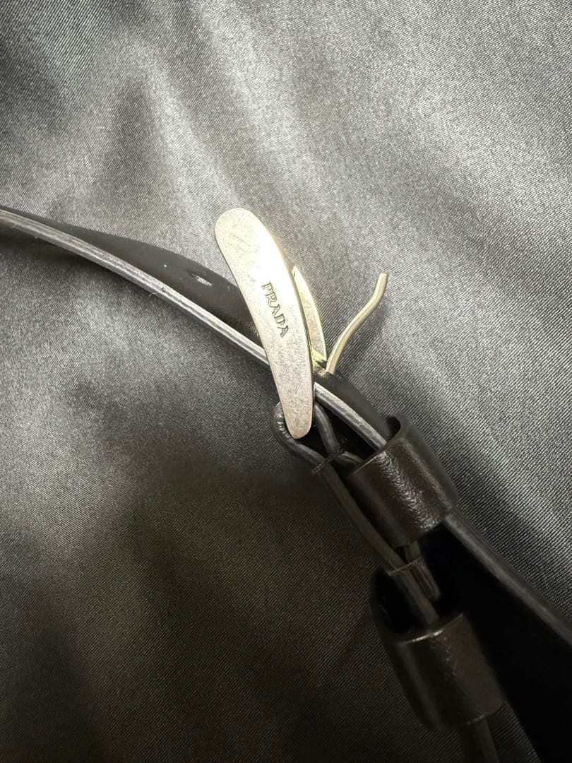 [アーサー]プラダ トライアングル ロゴ ジップ メッセンジャー バッグ