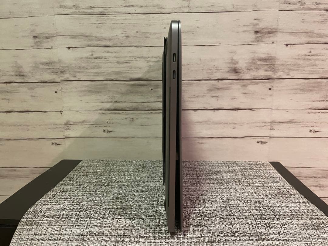 MacBook本体 MacBookPro 13inch 2018 8GB