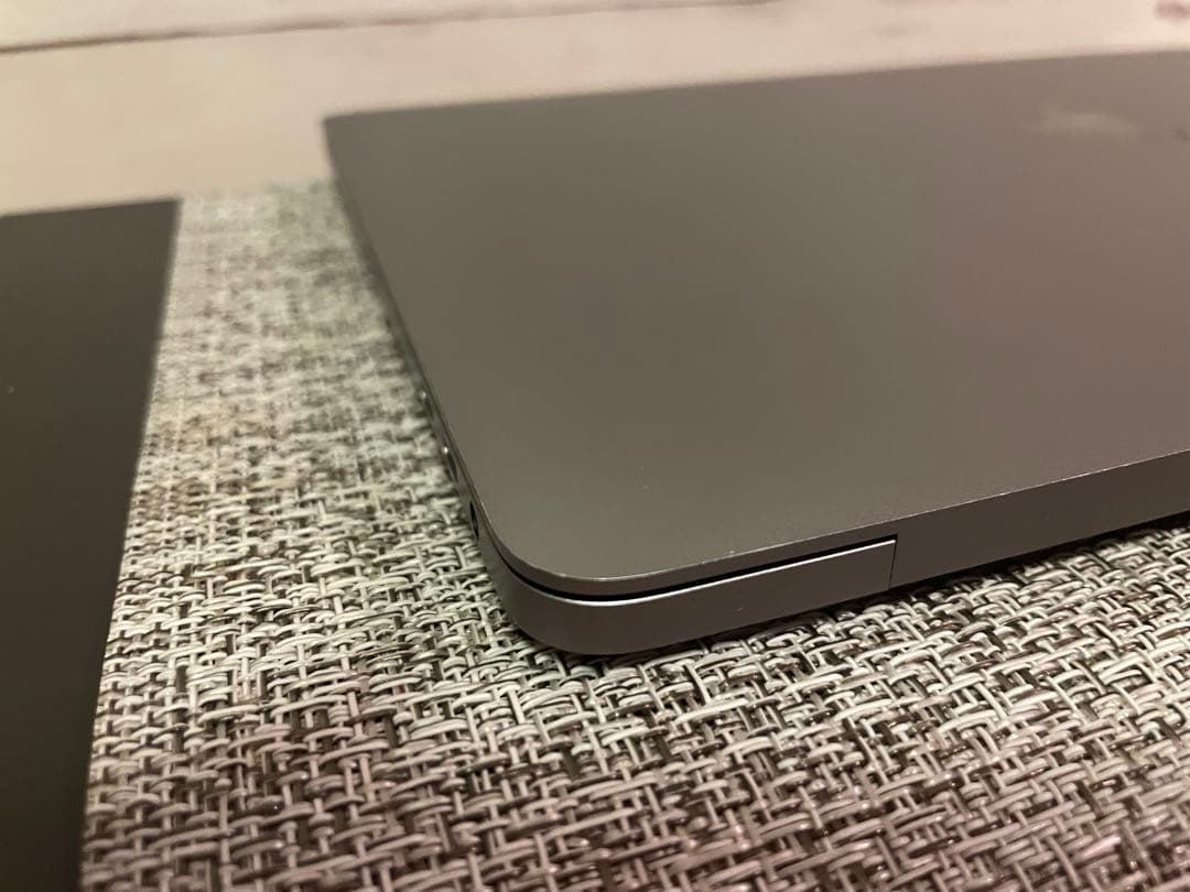 MacBook本体 MacBookPro 13inch 2018 8GB