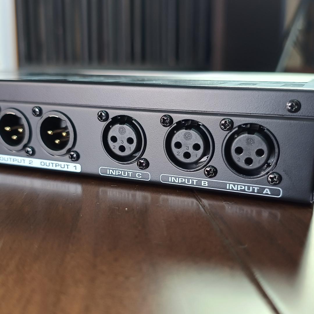 Behringer ULTRADRIVE PRO DCX2496 マルチアンプ用