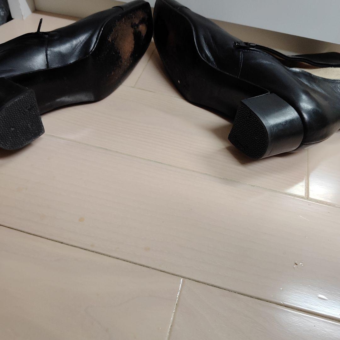 m*o様 CHANEL ブラックレザショートーブーツ