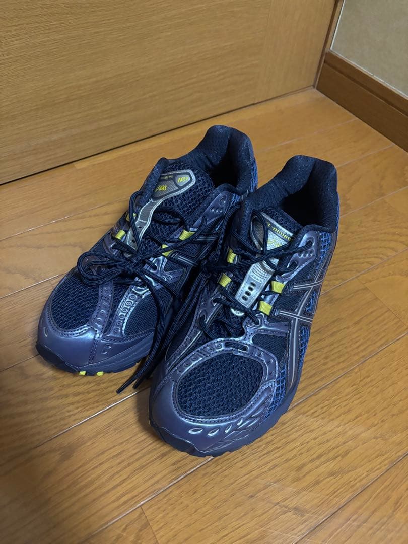 ASICS GEL-NIMBUS 10.1 ネイビー/イエロー スニーカー