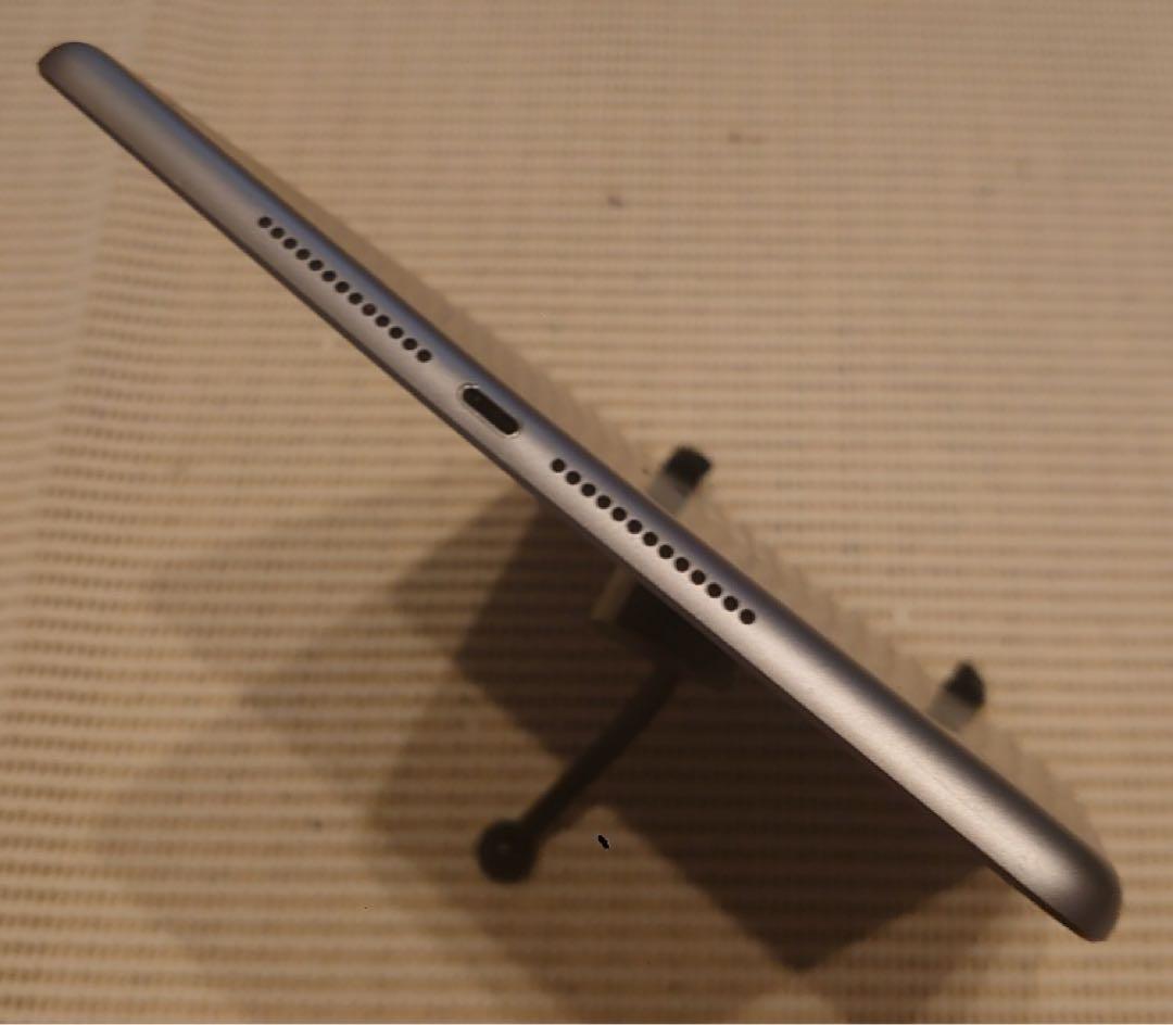 完動品SIMフリーiPad第6世代(A1954)本体32GB送料込AJF88