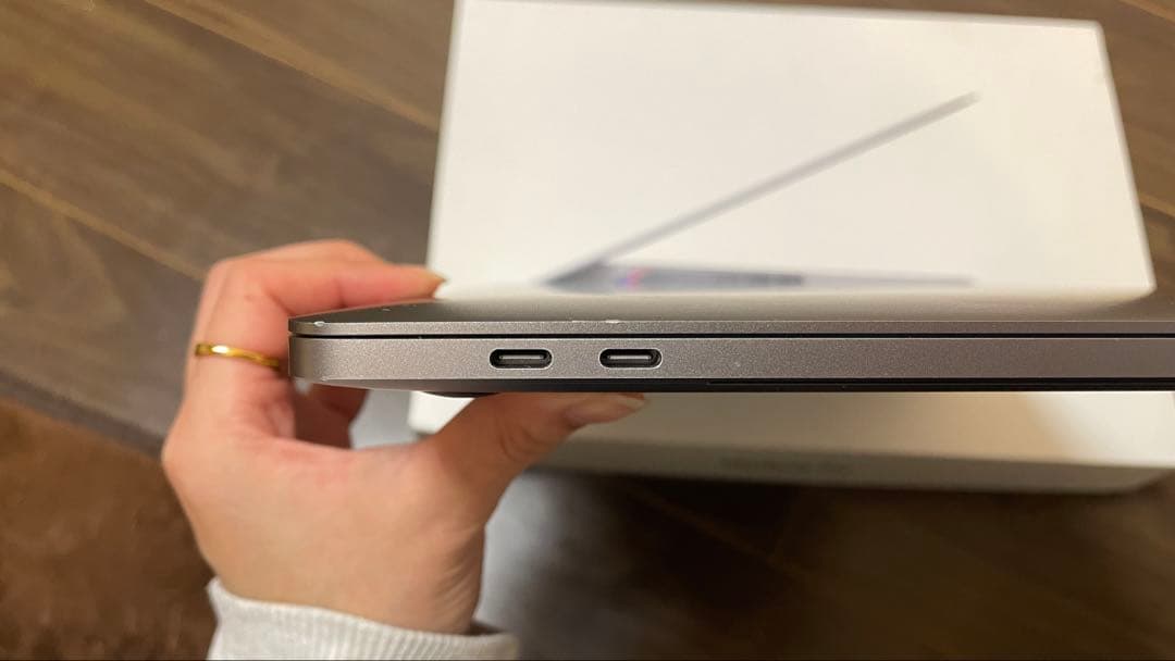 Apple MacBook pro 2018 スペースグレー