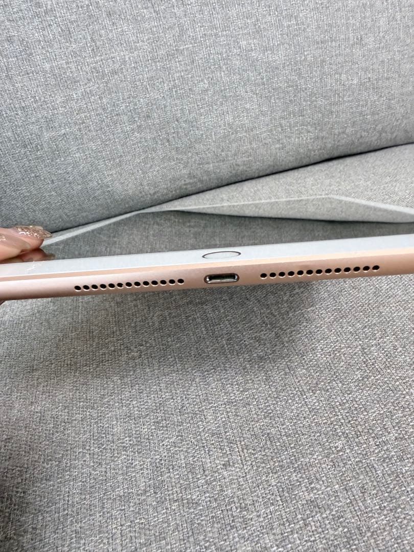 iPad 第6世代 32GB Wi-Fiモデル ピンクゴールド 画面保護シール付