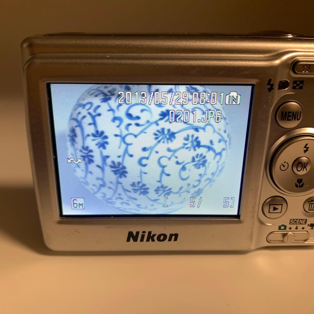 Nikon COOLPIX L11 コンパクトデジタルカメラ シルバー