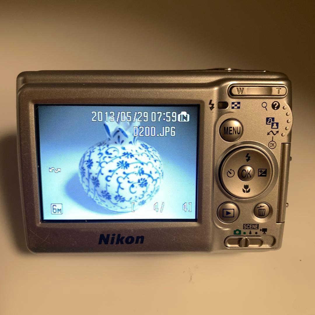 Nikon COOLPIX L11 コンパクトデジタルカメラ シルバー