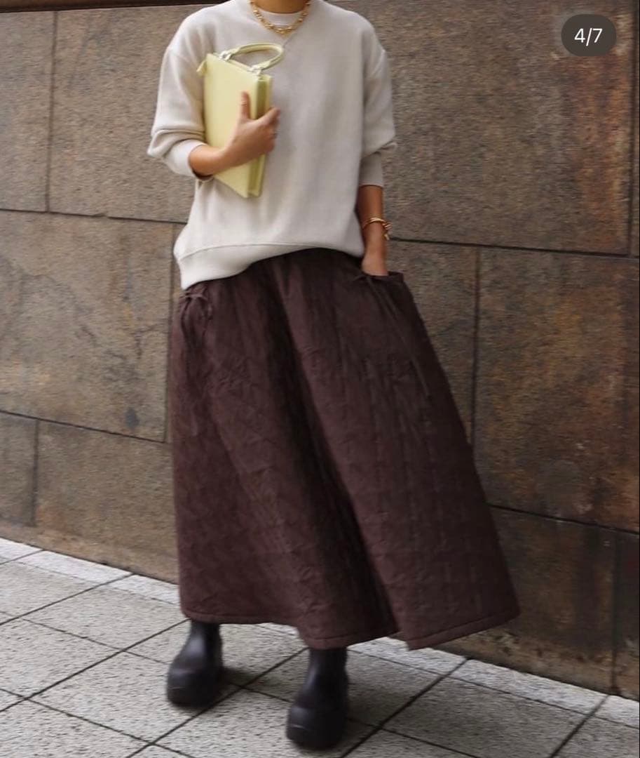 Machattt 黒いキルティングフレアスカート 新品未使用