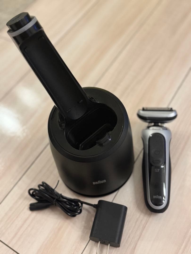 ブラウン　シェバー　S73680 髭剃り　Braun シリーズ7
