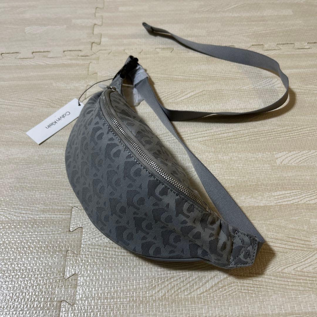 （新品未使用・海外モデル）カルバンクライン　ウエストバッグ　ボディバッグ　グレー