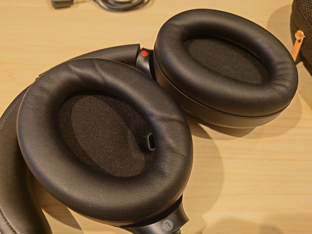 ワイヤレスヘッドホン WH-1000XM4 ブラック