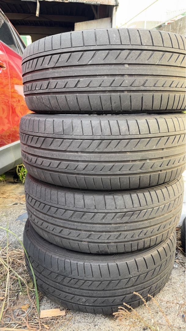 18インチ アルミホイールとタイヤセット