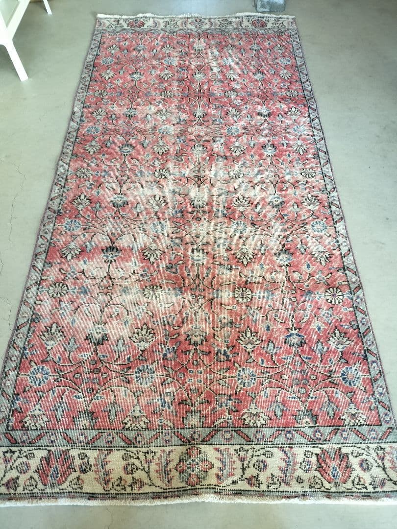 大判/シャビーレッドのサークルフラワー柄　ヴィンテージトルコラグNo.755