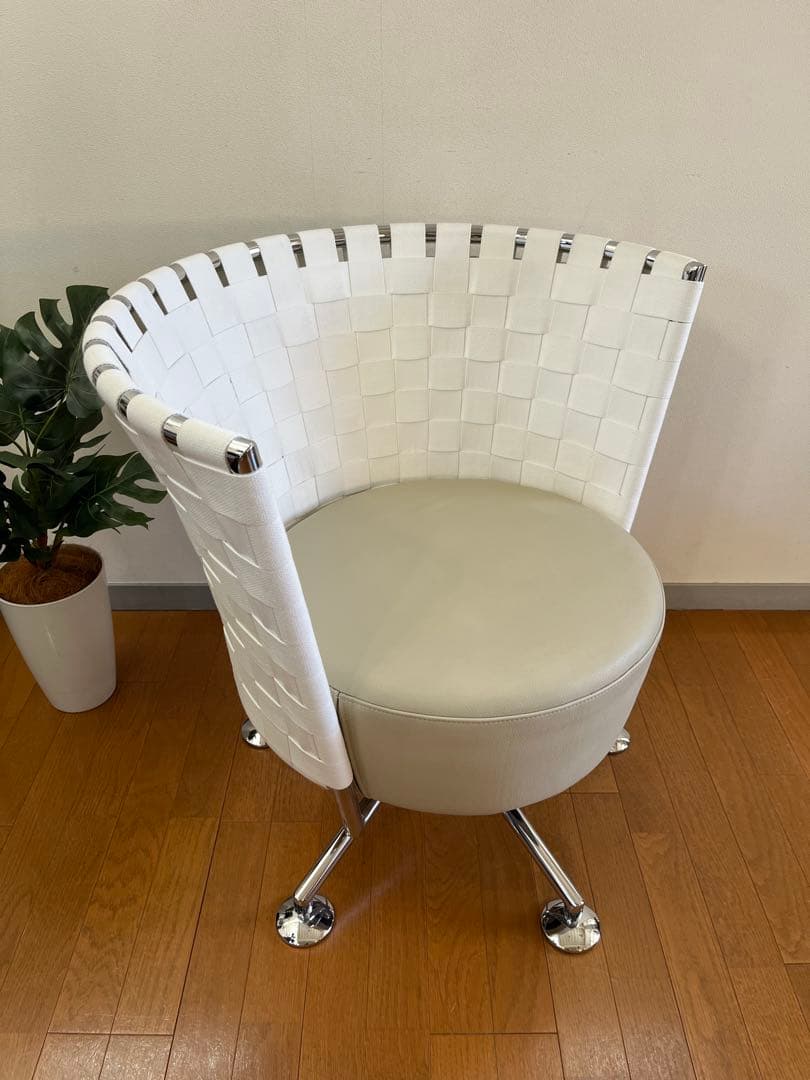 ドイツ　COR コア　サーコ　ラウンジチェア② 本革　モダン　39万〜　美品