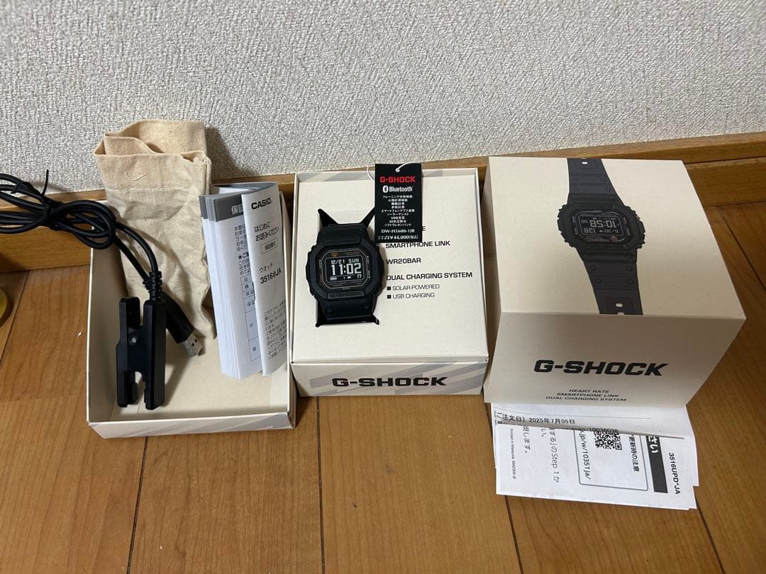 カシオ　スマートウォッチ　腕時計　G-SHOCK DW-H5600-1JR 美品
