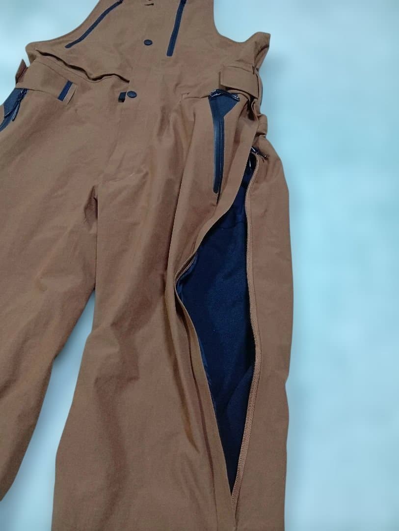 美品　HOLDEN ビブパンツ　Mサイズ