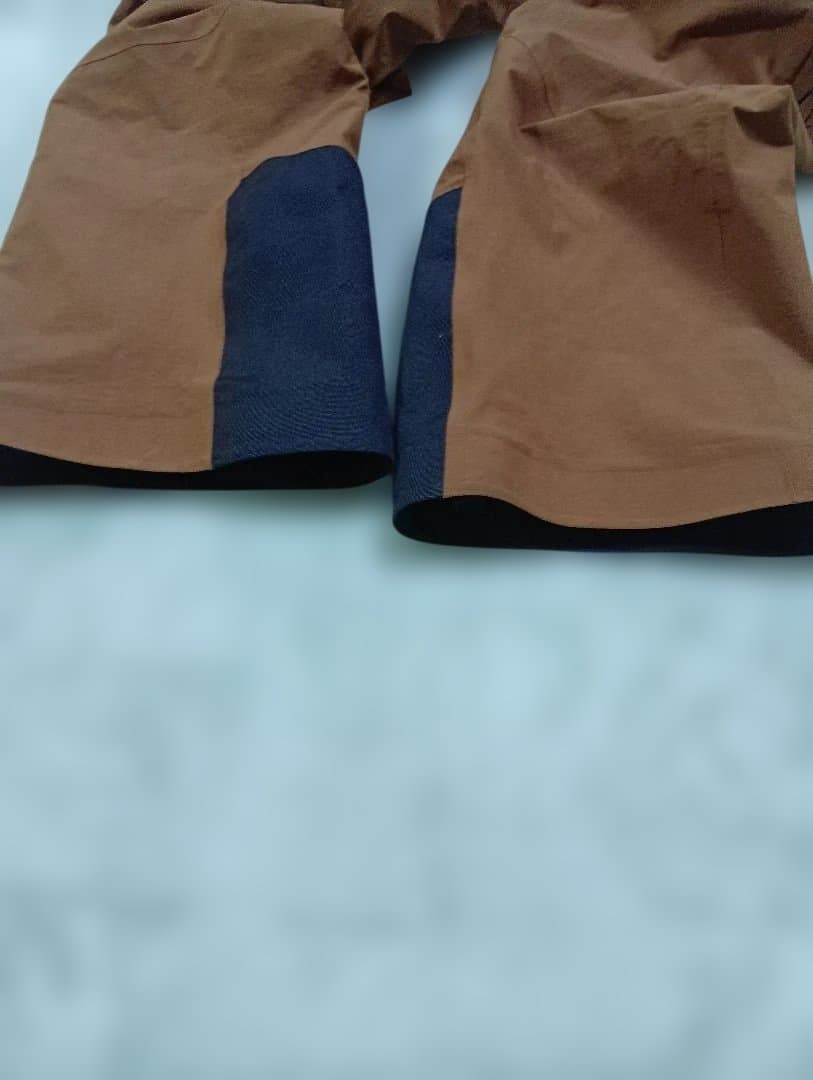 美品　HOLDEN ビブパンツ　Mサイズ