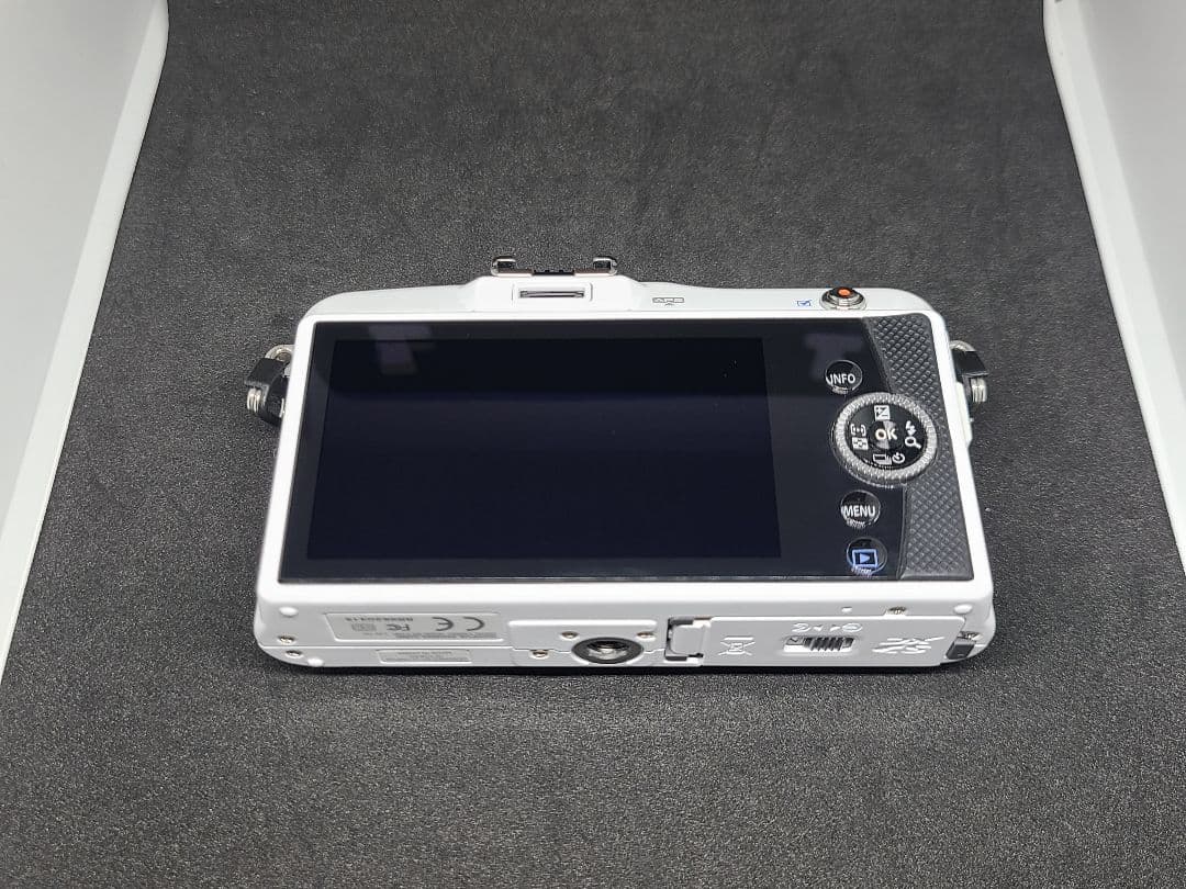 OLYMPUS PEN mini E-PM1 レンズキット