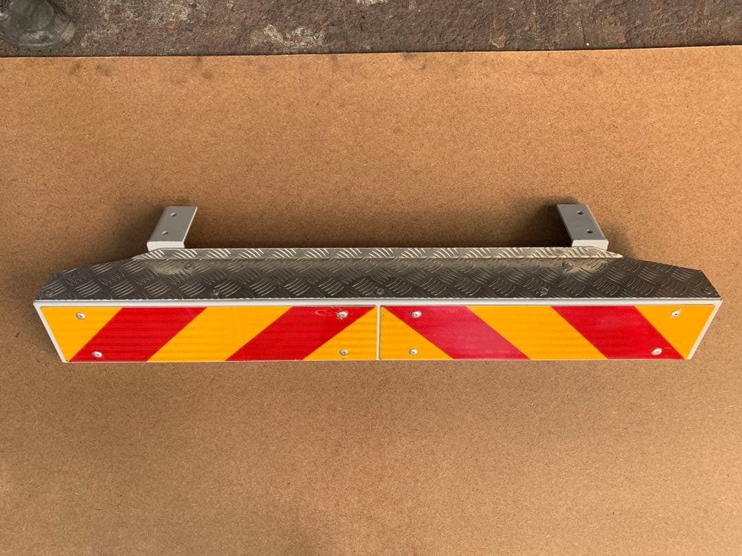 トラック　リアバンパー　アルミステップ　反射板付