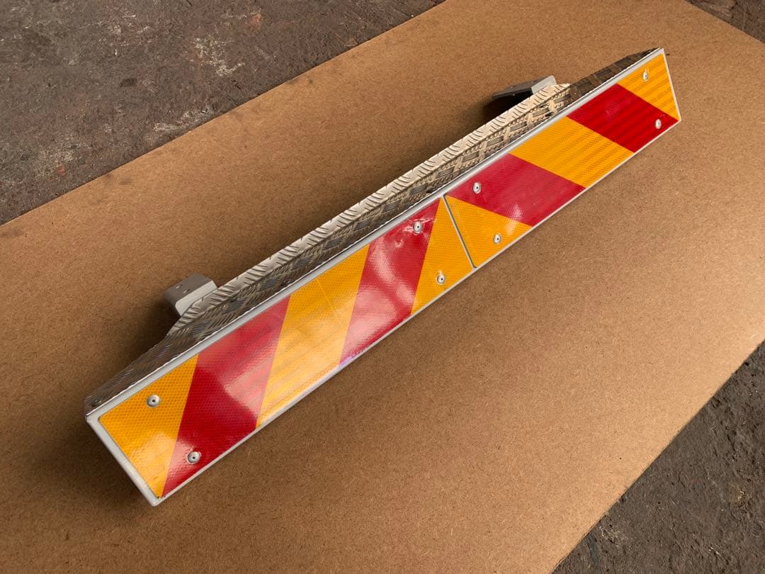 トラック　リアバンパー　アルミステップ　反射板付