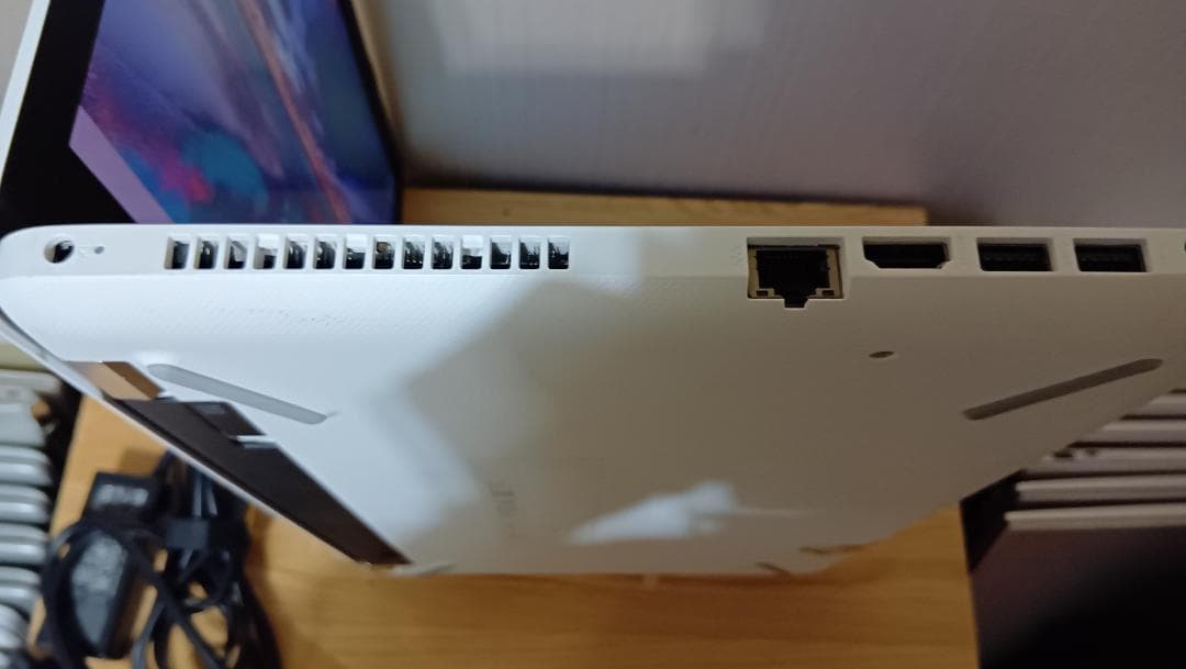 hp 15-bs010TU 7世代i5 マーブル調パームレスト④