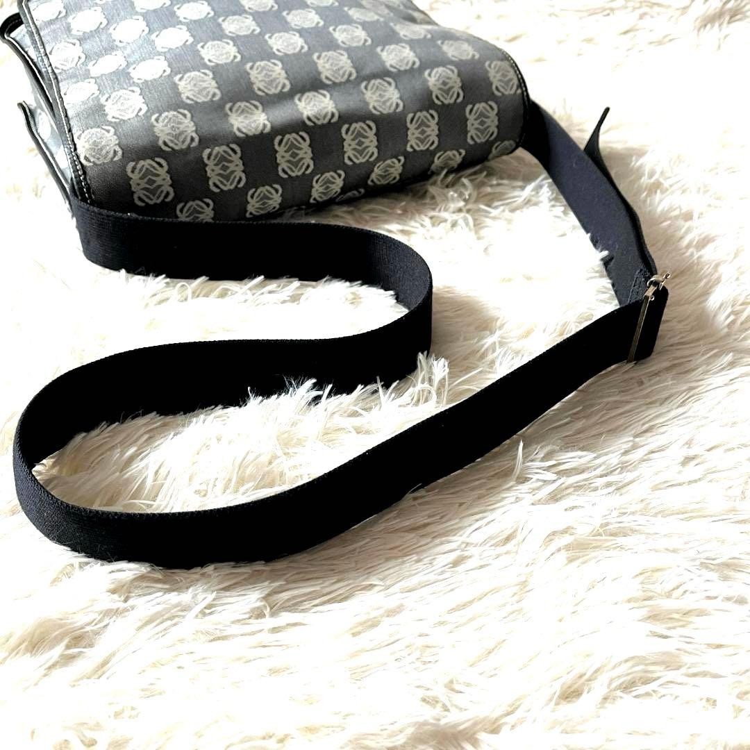 極美品　LOEWE ロエベ メッセンジャーバッグ ショルダーバッグ アナグラム