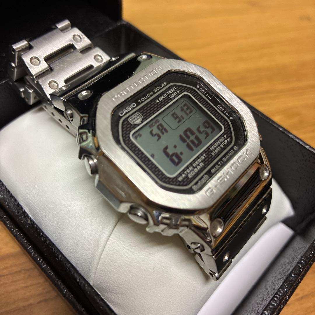 カシオG-SHOCK GMT-B5000D