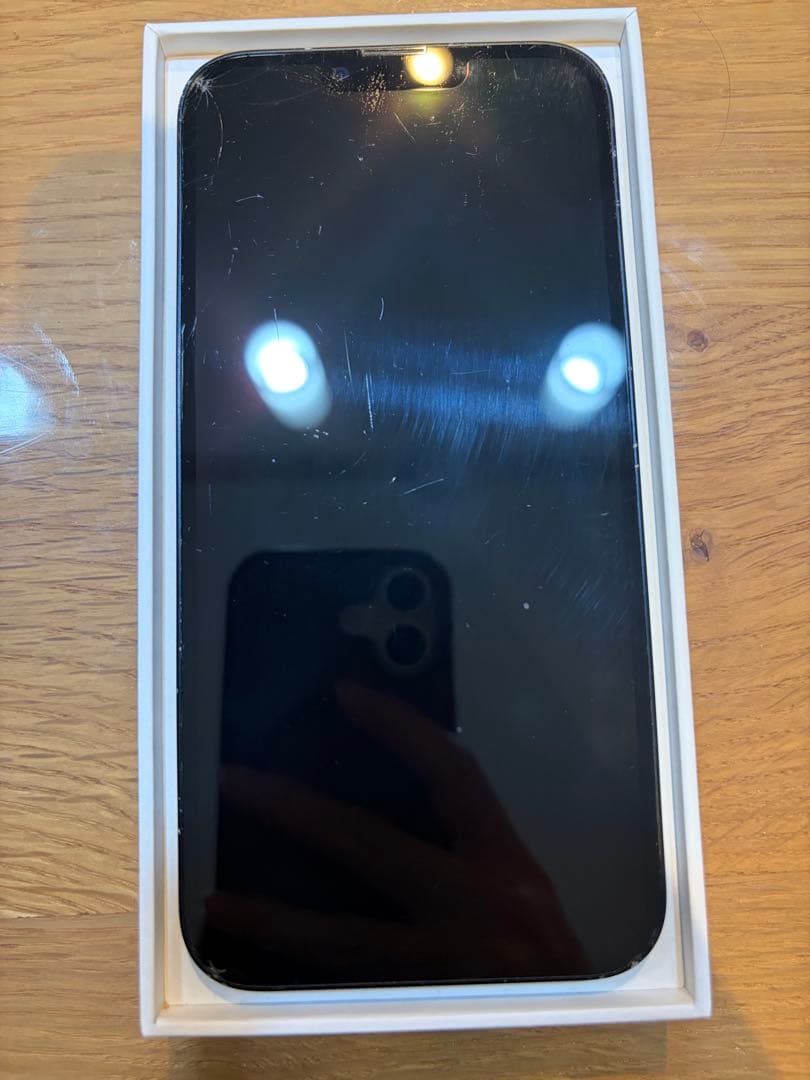 iPhone 14 128GB 画面にひびあり