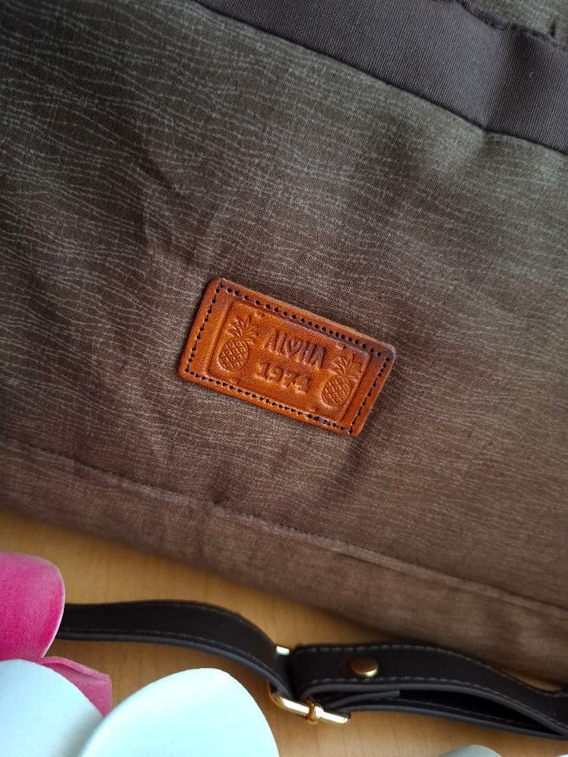 ハワイアンキルト　大きめ　バッグ　パイナップル　2WAY　革タグチャーム付き