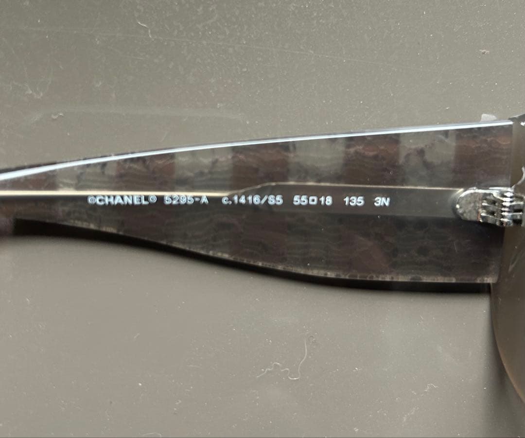 CHANELシャネル　サングラス　レース柄　CCマーク