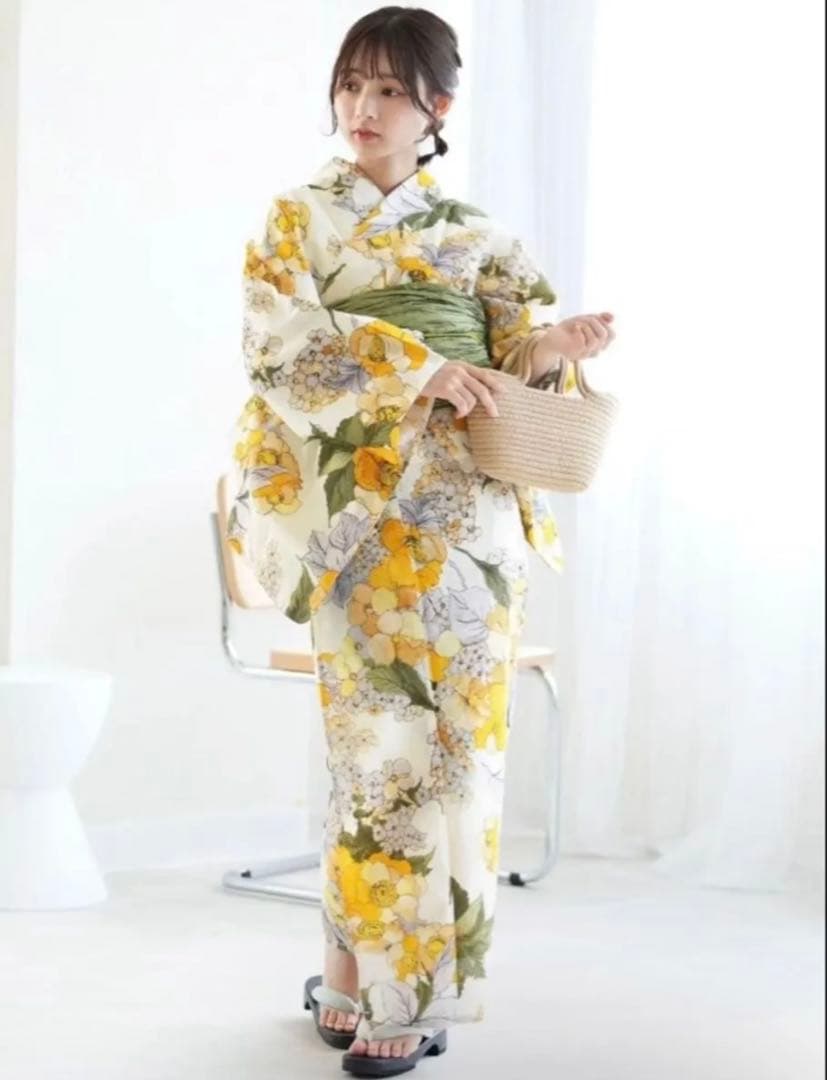 【美品】utatane / 浴衣、帯セット（イエローの咲きこぼれる花）