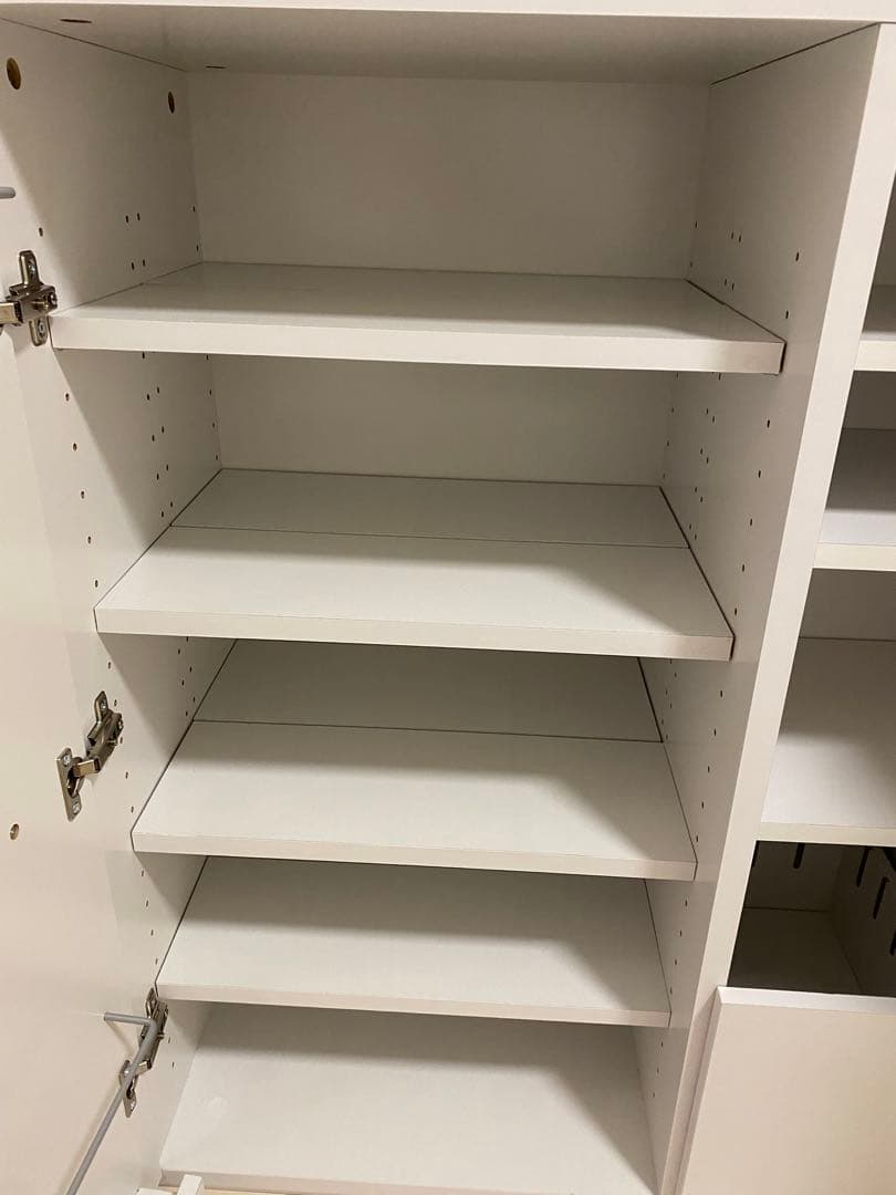 ホワイト収納家具 棚付き 本収納