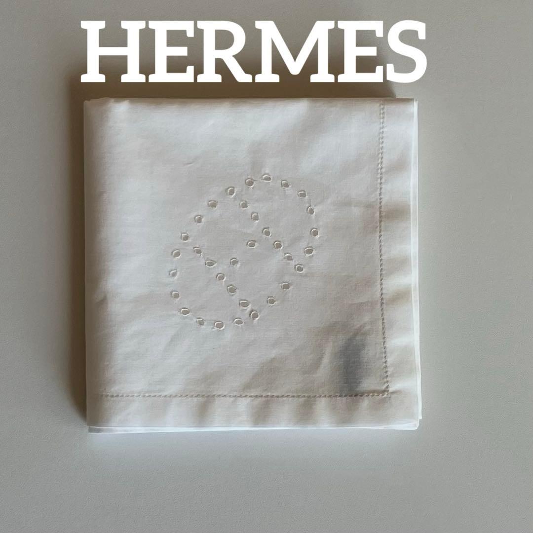 【新品】【HERMES】エルメス H透かし模様 ハンカチ 白｜箱・リボン・袋付
