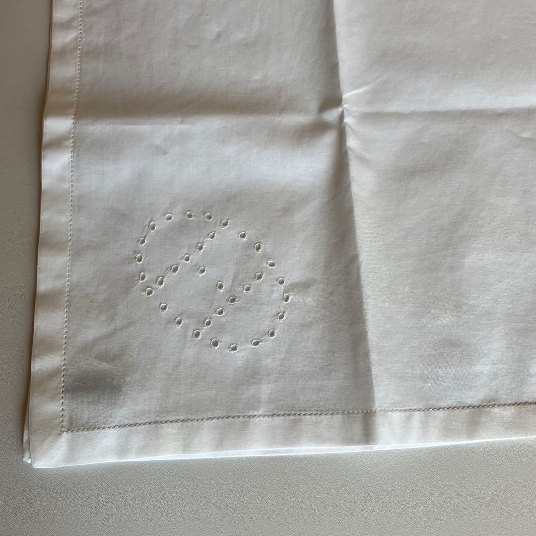 【新品】【HERMES】エルメス H透かし模様 ハンカチ 白｜箱・リボン・袋付