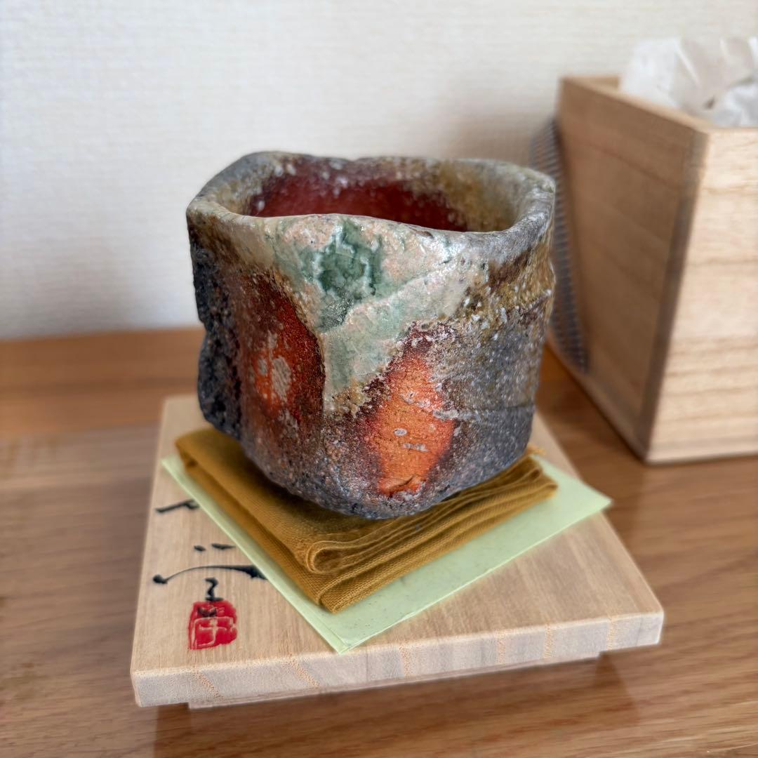 伊賀焼　人気作家　新学　鎬　ぐい呑　　共箱　共布　栞　煎茶碗