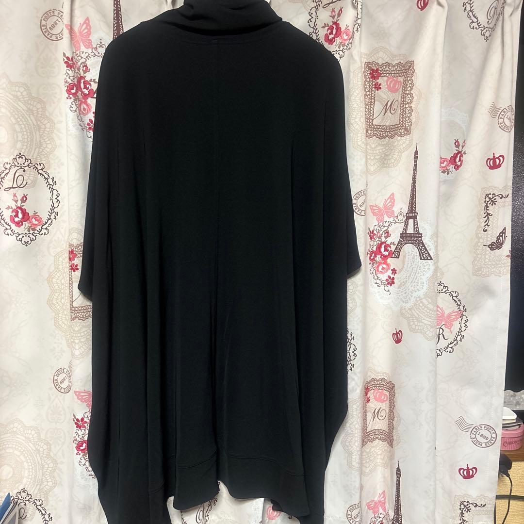 トクコプルミエヴォルのポンチョチュニック