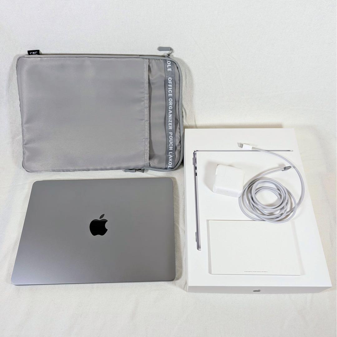 【ほぼ新品】MacBook Air 13インチ M3 スペースグレー