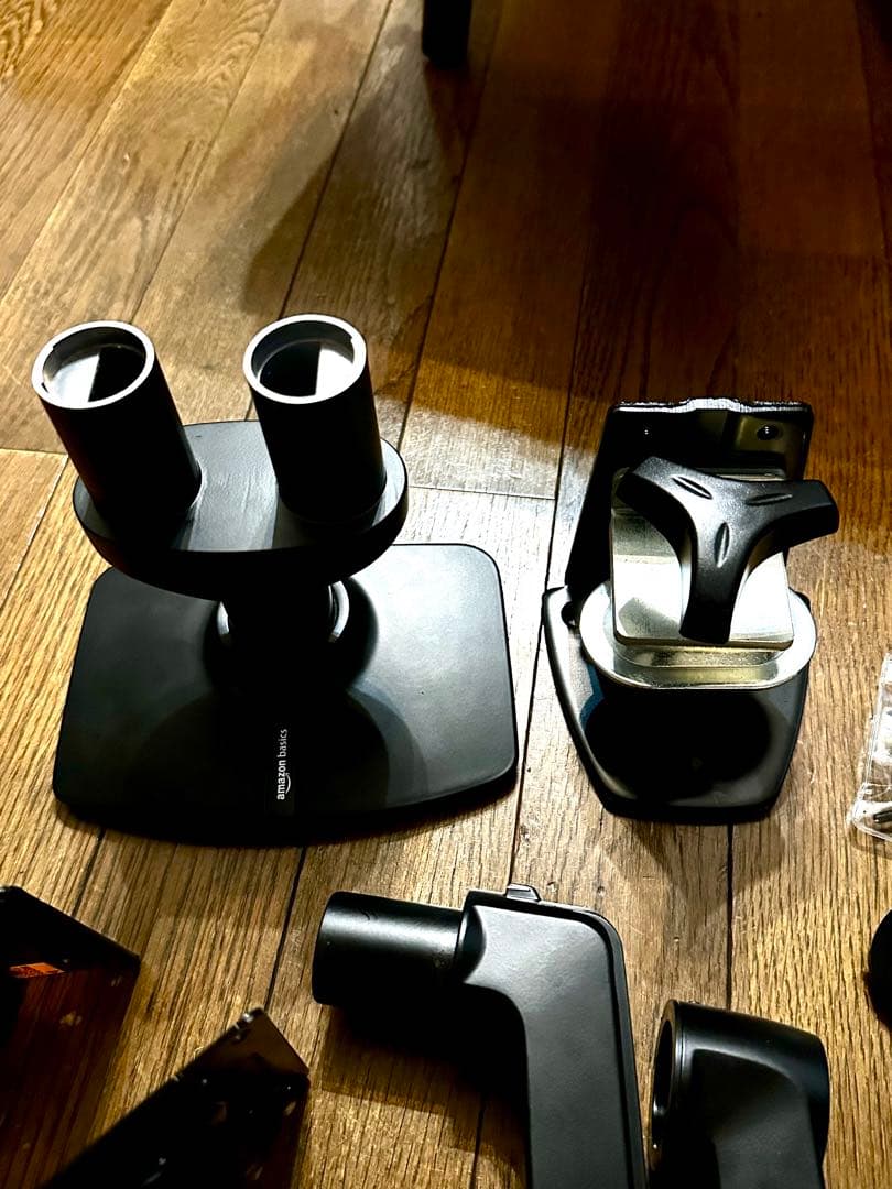 Amazonベーシック モニターアーム デュアル-ディスプレイタイプ 32インチ