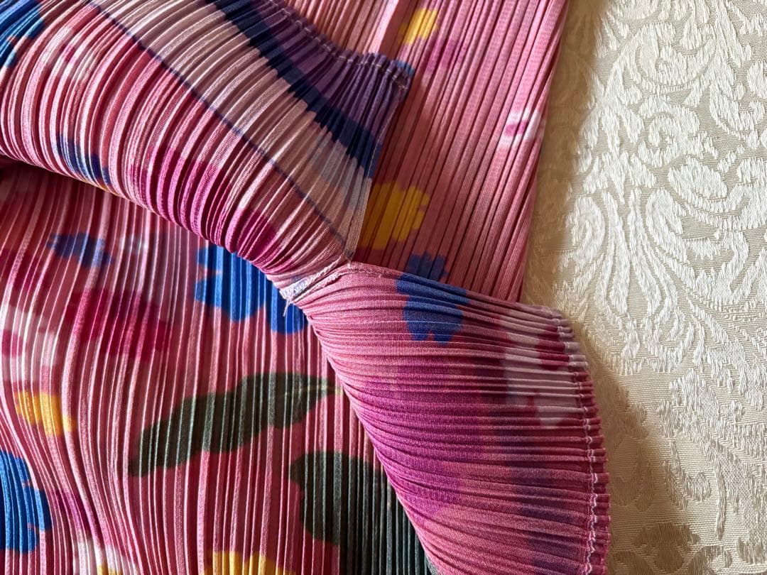 PLEATS PLEATS 和風花柄ワンピース 半袖 ピンク系