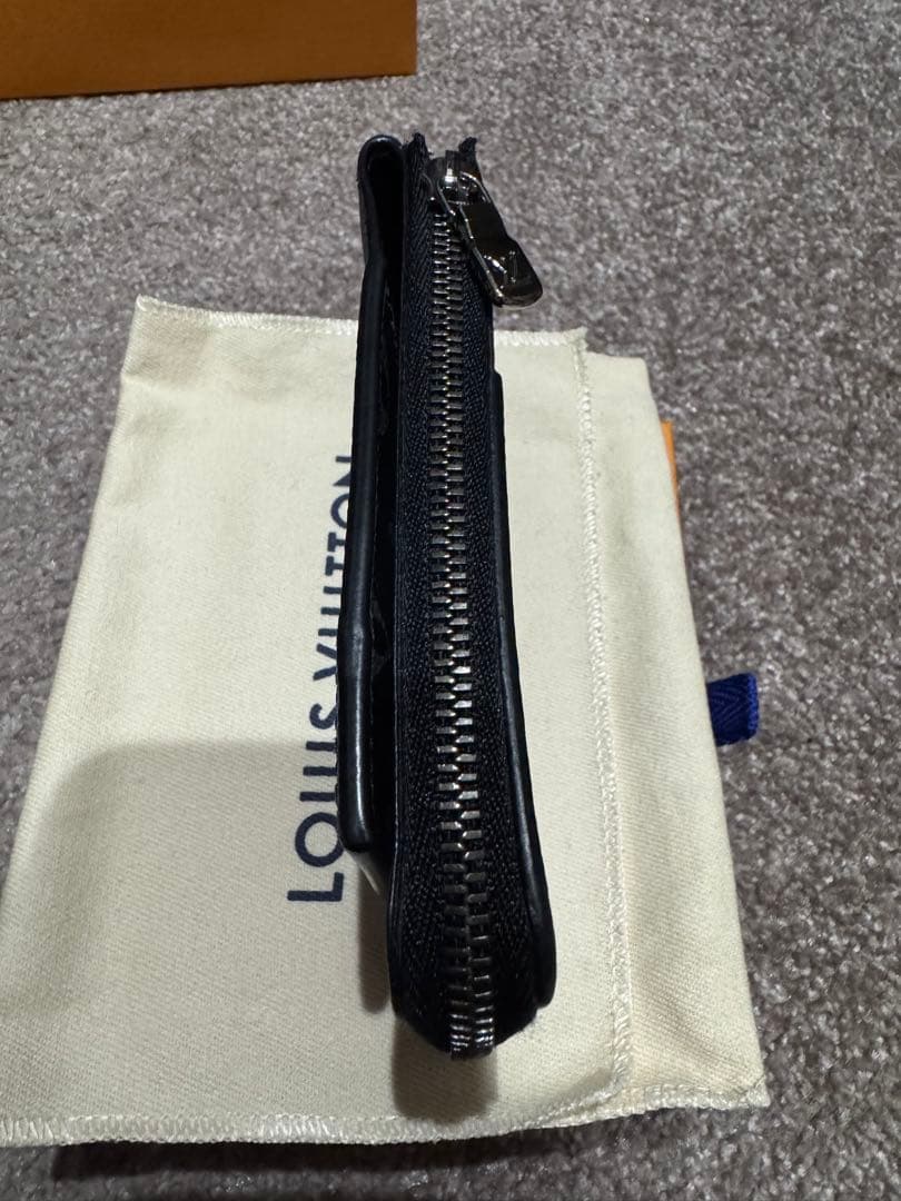 ルイヴィトン モノグラム エクリプス ハイブリッドウォレット 黒